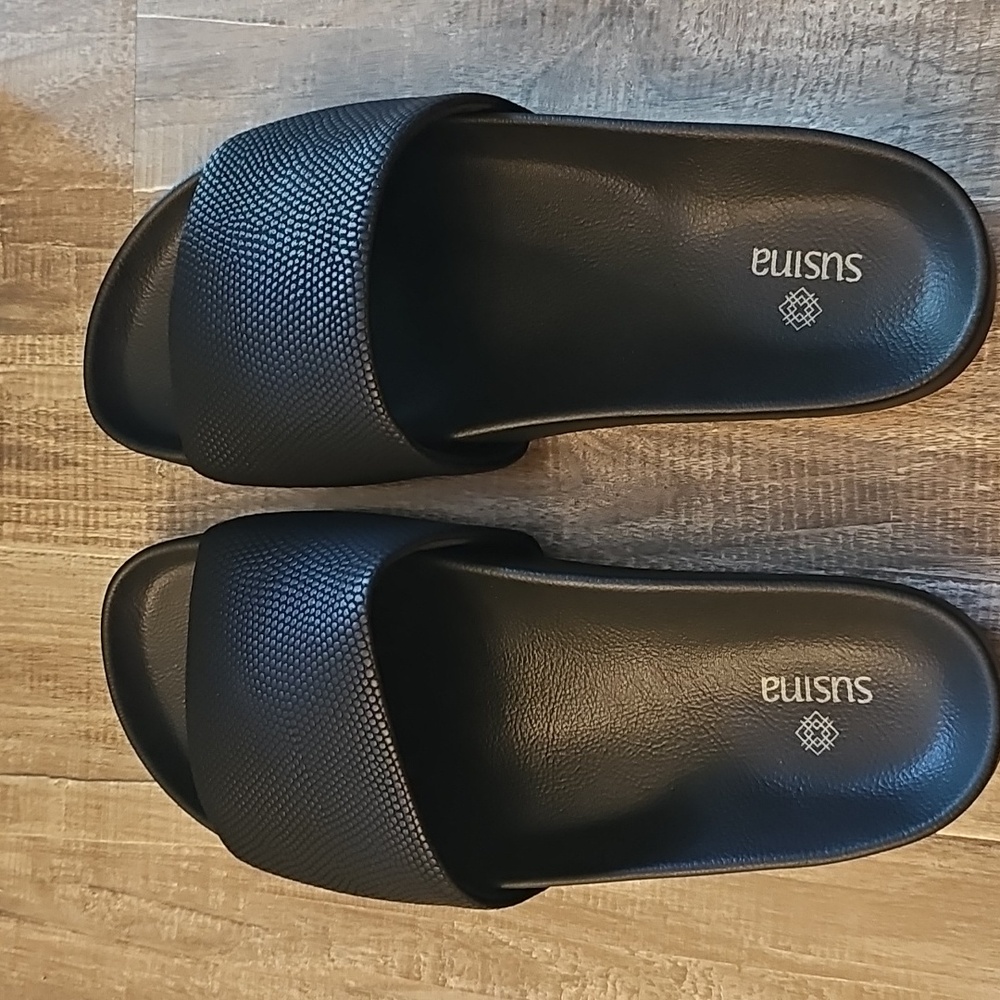 NWT Susina Sandals Vila Black Slip On Slide 8 Shoes - Picture 4 of 7